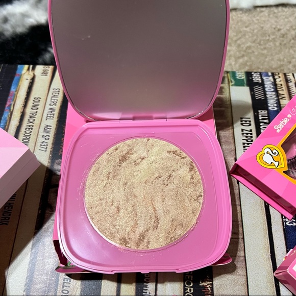 BUNDLE Colourpop X Barbie Beach Party Full Set - Picture 15 of 16